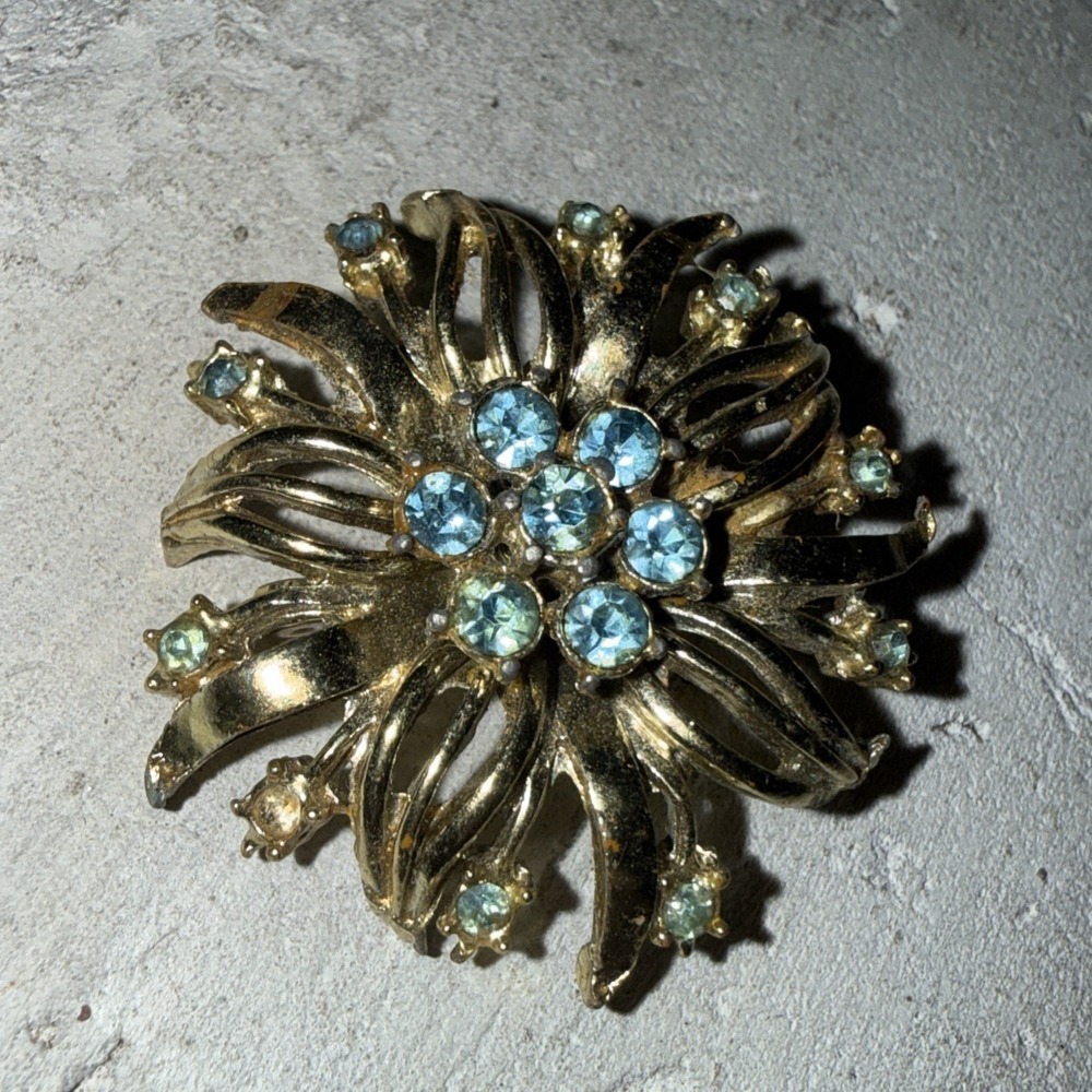 Vintage‎ Blue Stone Floral Brooch Gold Tone